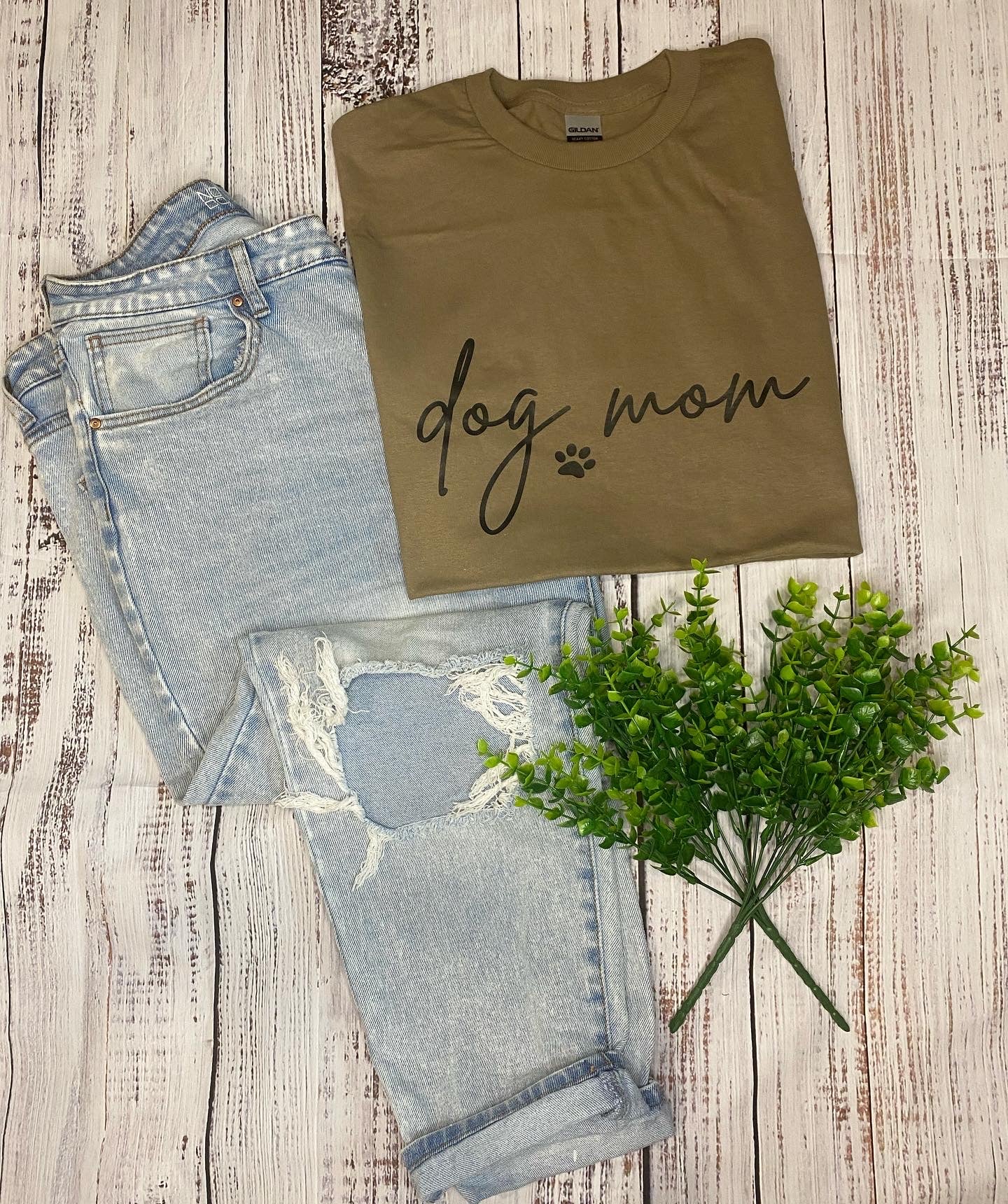 Simple Dog Mom Tee