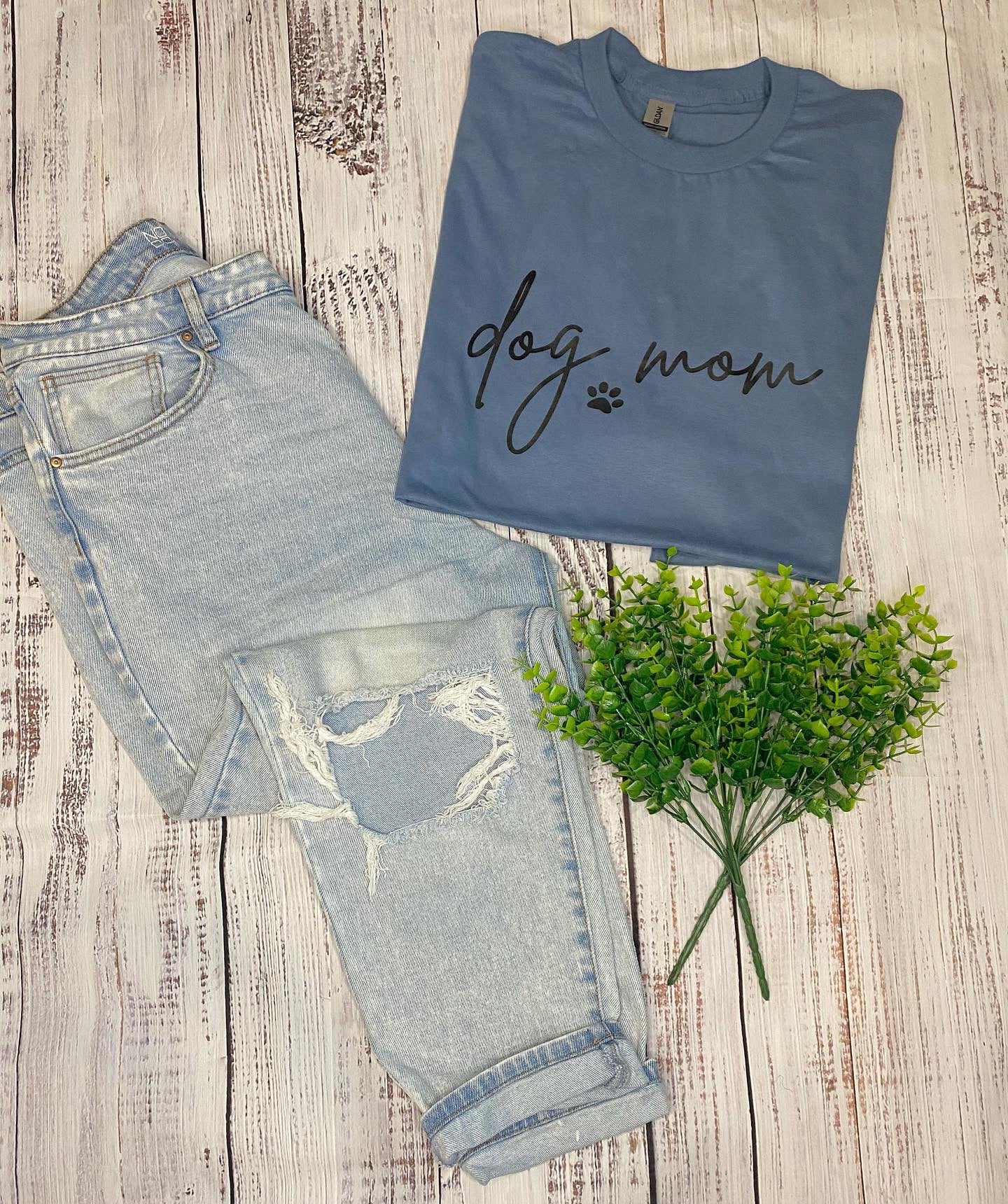 Simple Dog Mom Tee